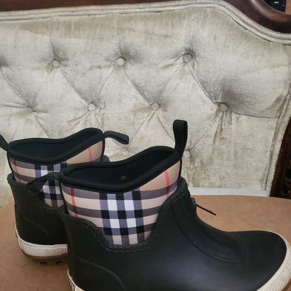 Authenric Burberry kids rainboots - Picture 2 of 7